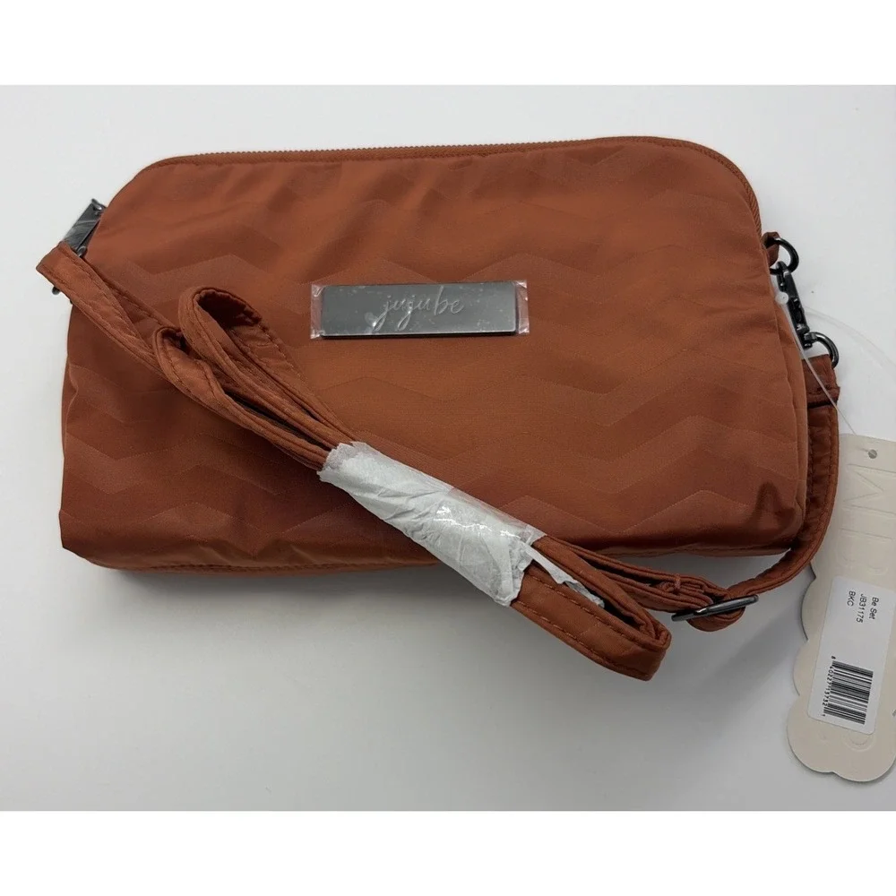 NWT Jujube Baked Clay/ Terracotta Be Set, 3 Organizing Pouches With Straps